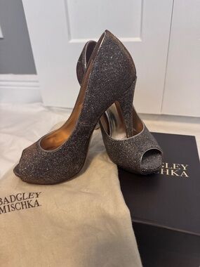 Badgley Mischka peep toe heels